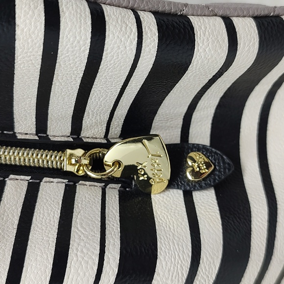 Betsey Johnson gray, black and white stripe quilted faux leather versatile purse - Picture 11 of 12